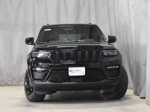 New 2025 Jeep Grand Cherokee L Limited w/ Luxury Tech Group II image 10