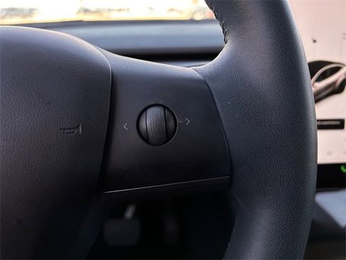 Used 2020 Tesla Model Y Long Range image 15