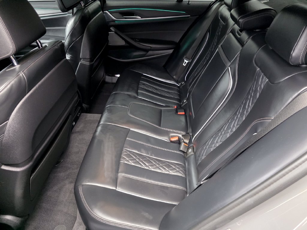 Used 2021 BMW M550i xDrive AWD/4WD image 14