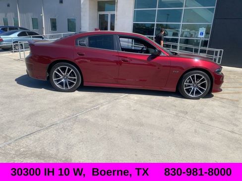 Used 2023 Dodge Charger R/T w/ Navigation & Travel Group image 2