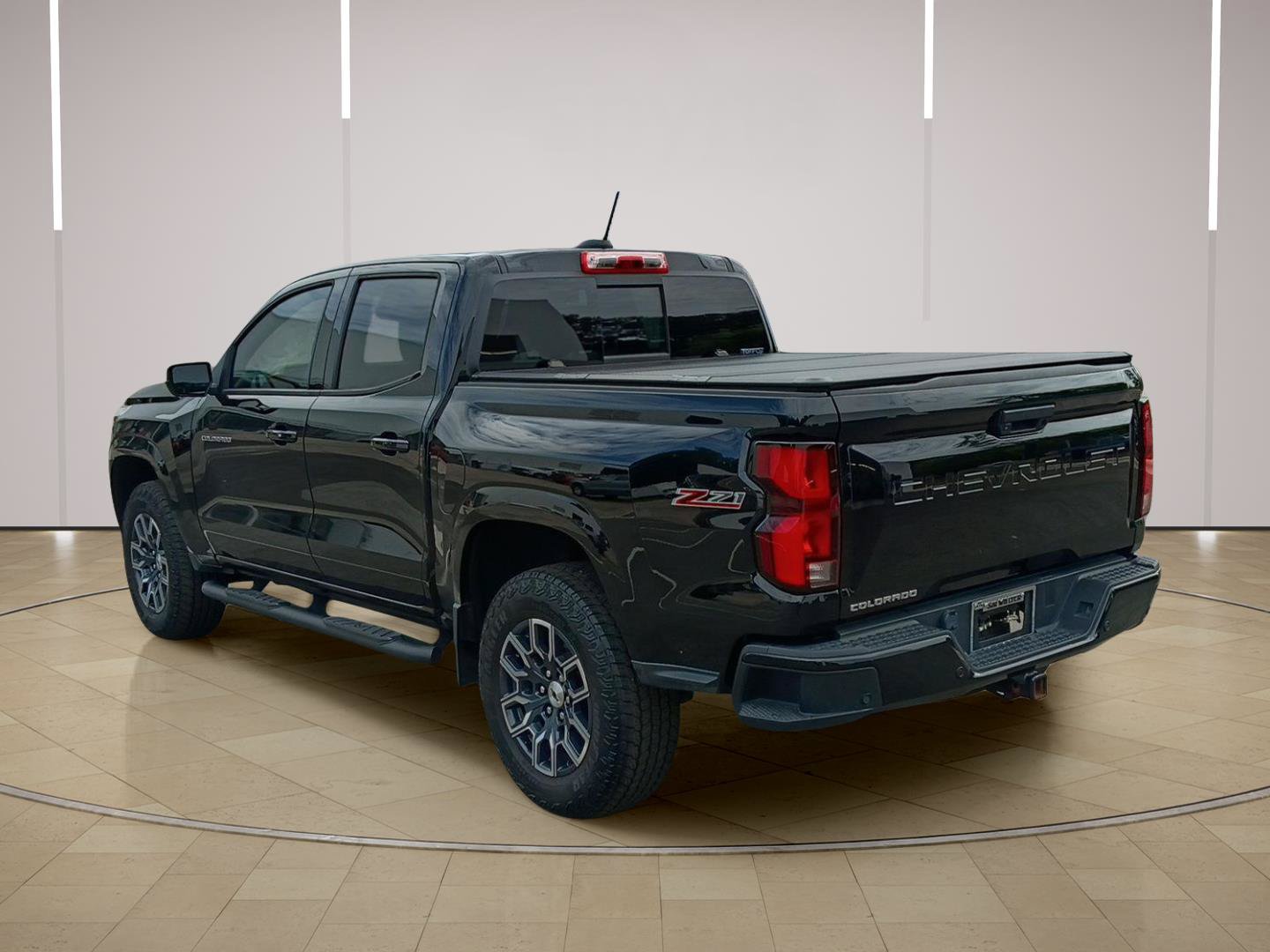Used 2024 Chevrolet Colorado Z71 w/ Z71 Convenience Package 2 AWD/4WD image 13