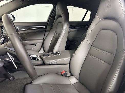 Certified 2022 Porsche Panamera 4 Platinum Edition image 5