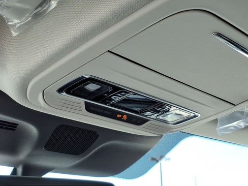 New 2026 Lincoln Navigator L Premier AWD/4WD image 23