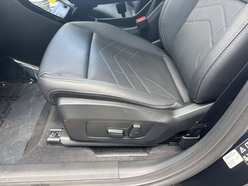 Used 2025 BMW X2 xDrive28i w/ Convenience Package AWD/4WD image 17