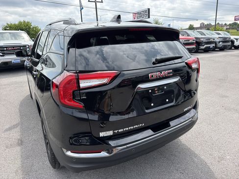 Used 2024 GMC Terrain AT4 w/ LPO, Floor Liner Package AWD/4WD image 9
