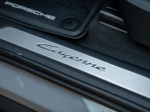 Certified 2026 Porsche Cayenne AWD/4WD image 12