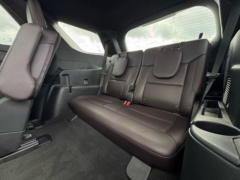 Used 2025 Ford Explorer Platinum w/ Ultimate Package image 21