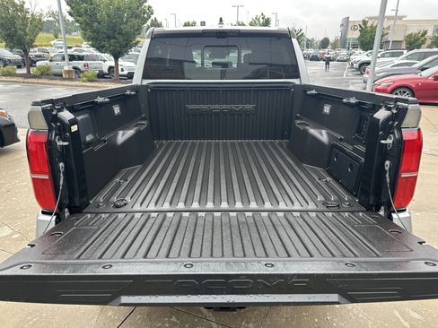 Used 2025 Toyota Tacoma TRD Sport w/ TRD Sport Premium Package AWD/4WD image 15