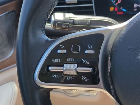Used 2022 Mercedes-Benz GLE 350 4MATIC w/ Premium Package image 19