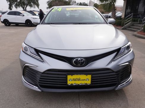 Used 2024 Toyota Camry XLE w/ Cold Weather Package image 2