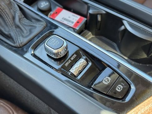 Used 2020 Volvo XC60 T5 Momentum w/ Protection Package image 20