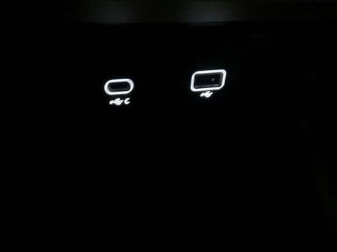 Used 2022 Land Rover Defender 90 X-Dynamic S image 37