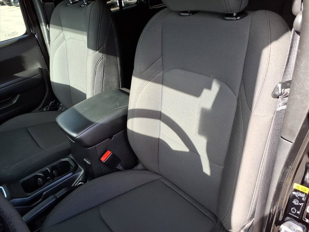 Used 2023 Jeep Wrangler Unlimited Sport AWD/4WD image 17