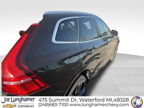 Used 2018 Volvo XC60 T5 Momentum w/ Convenience Package image 15