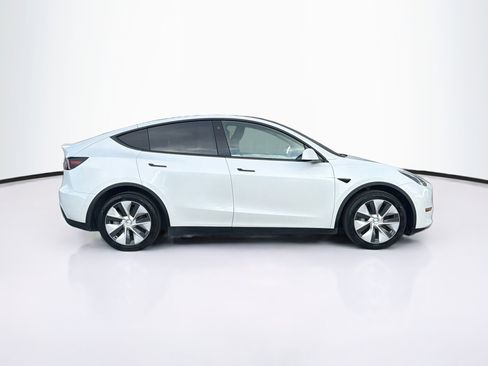 Used 2022 Tesla Model Y Long Range AWD/4WD image 10