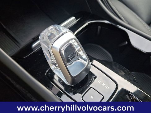 Certified 2025 Volvo XC40 B5 Plus image 16