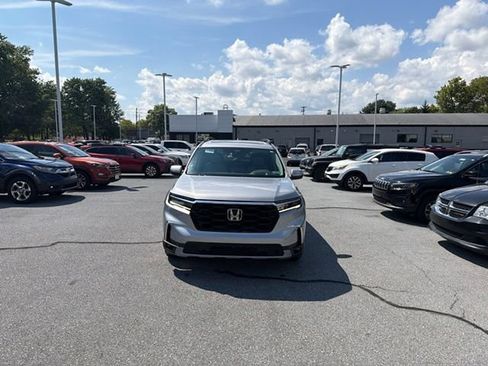 Used 2023 Honda Pilot Elite image 1