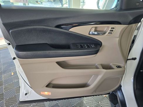Used 2020 Honda Pilot Touring image 19
