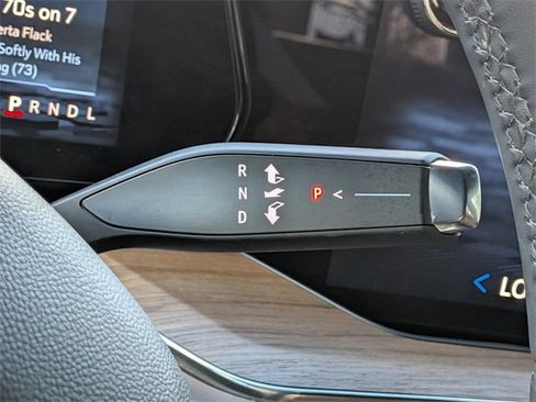 Used 2025 Chevrolet Tahoe High Country image 33