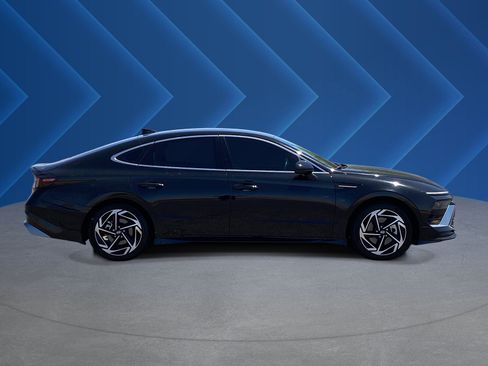 Certified 2024 Hyundai Sonata SEL w/ Convenience Package FWD image 2