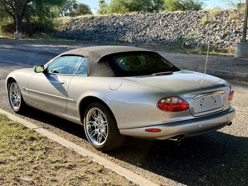 Used 2001 Jaguar XK8 Convertible RWD image 11