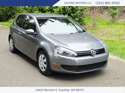 Used 2012 Volkswagen Golf 2-Door FWD image 5