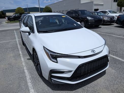Certified 2024 Toyota Corolla SE FWD image 1