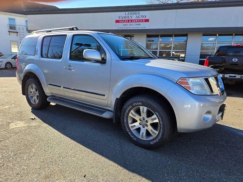Used 2011 Nissan Pathfinder Silver image 19
