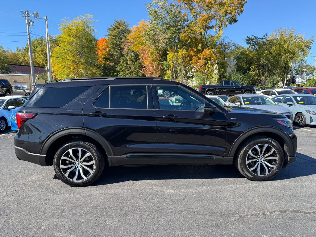 Used 2025 Ford Explorer ST-Line AWD/4WD image 6