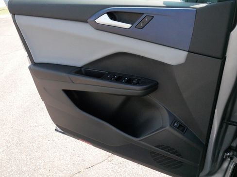 Certified 2022 Volkswagen Taos SE AWD/4WD image 27