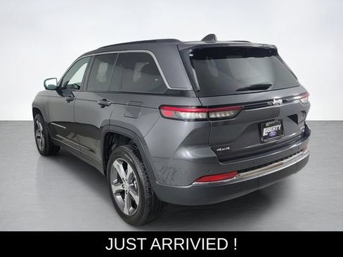 Used 2024 Jeep Grand Cherokee Limited AWD/4WD image 5