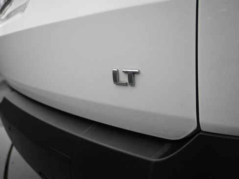 Used 2020 Chevrolet Traverse LT FWD image 35