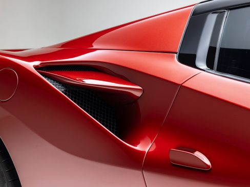 Certified 2022 Ferrari F8 Tributo RWD image 22