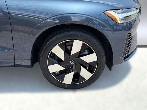 Used 2024 Volvo XC60 T8 Plus w/ Climate Package AWD/4WD image 12