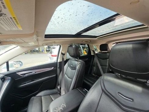 Used 2019 Cadillac XT5 Premium Luxury image 9