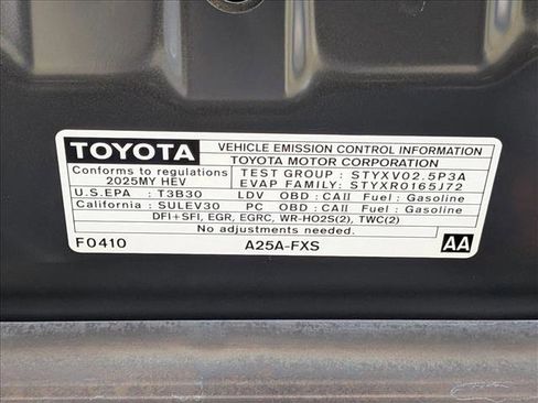 Used 2025 Toyota Camry SE FWD image 25
