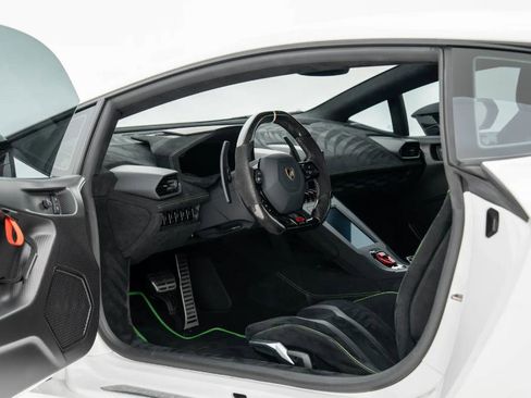 Used 2022 Lamborghini Huracan STO image 10