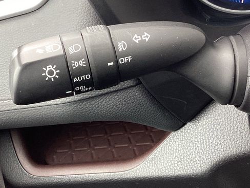 Used 2022 Toyota RAV4 Limited image 19