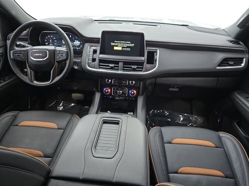 Used 2024 GMC Yukon XL AT4 w/ Technology Package image 9
