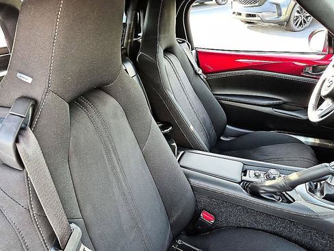 New 2026 MAZDA MX-5 Miata Club w/ Interior Package RWD image 32