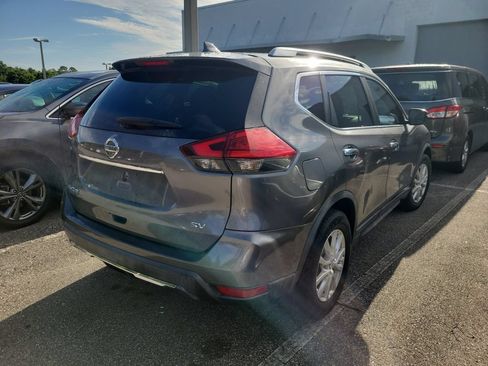 Used 2017 Nissan Rogue SV FWD image 3