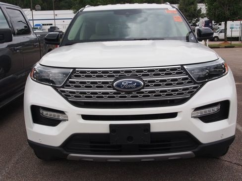 Certified 2023 Ford Explorer Limited w/ Hybrid Equipment Group 310A AWD/4WD image 3