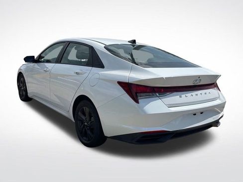 Used 2022 Hyundai Elantra SEL w/ Cargo Package FWD image 6