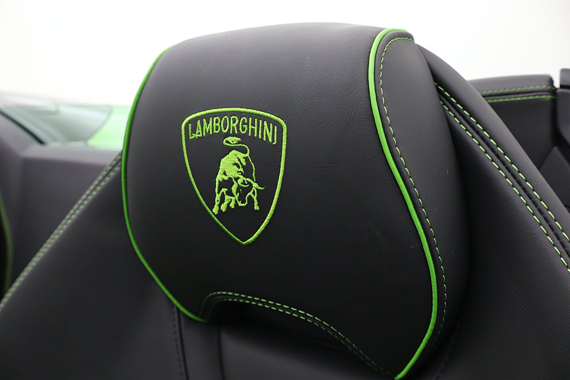 Used 2023 Lamborghini Huracan EVO RWD image 48