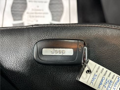 Used 2022 Jeep Compass Latitude image 44