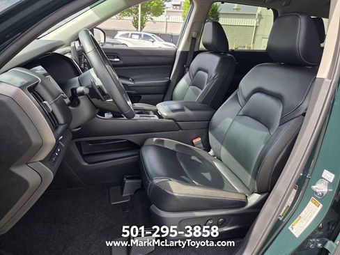 Used 2022 Nissan Pathfinder SL w/ Lighting Package (N92) FWD image 9