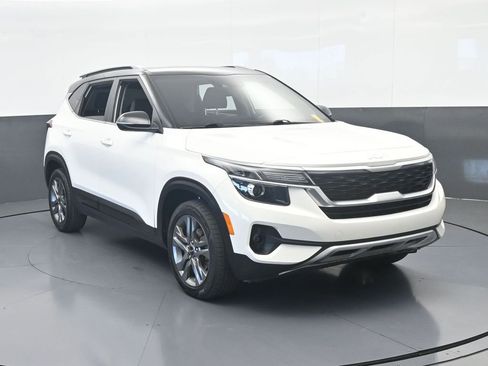 Used 2023 Kia Seltos S FWD image 9