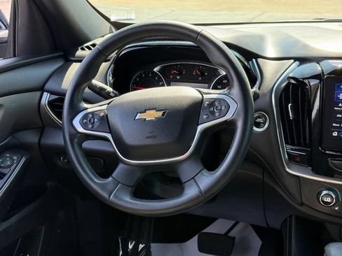 Used 2023 Chevrolet Traverse LT FWD image 14