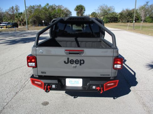 Used 2020 Jeep Gladiator Sport w/ Quick Order Package 24S image 6