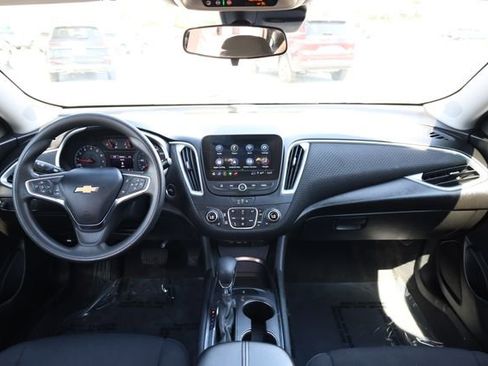 Used 2023 Chevrolet Malibu LT FWD image 14